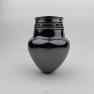 Tavo Silveira Black Vase